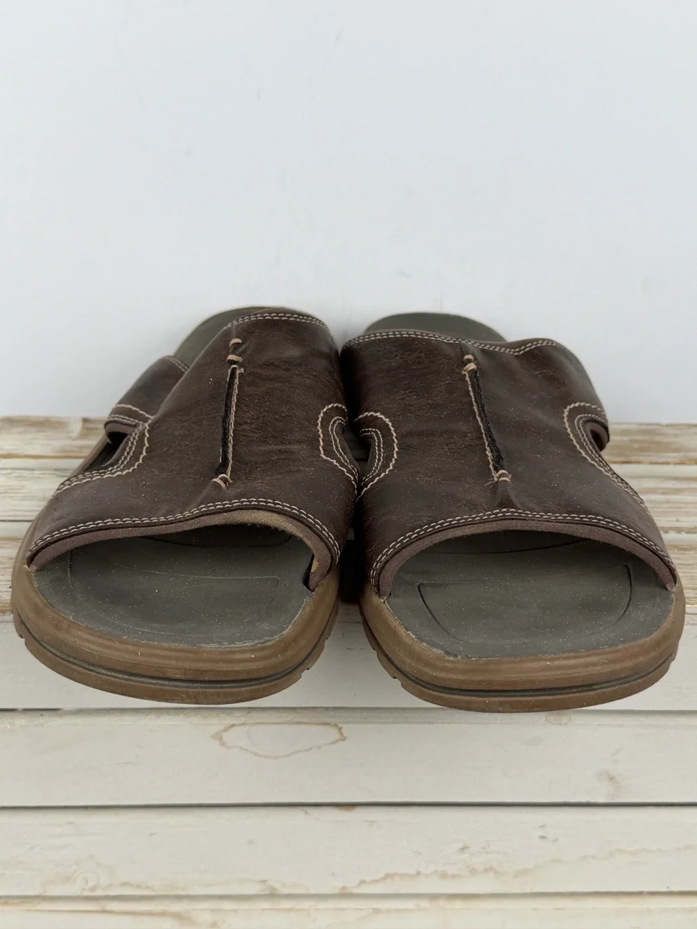 Chaps men's brown slide sandals contrast stitching and a cushioned footbed 11M